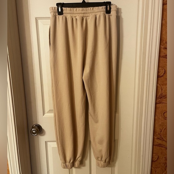 Women’s Like New Charlotte Russe Jogger Sweatpants in Tan - Picture 5 of 6